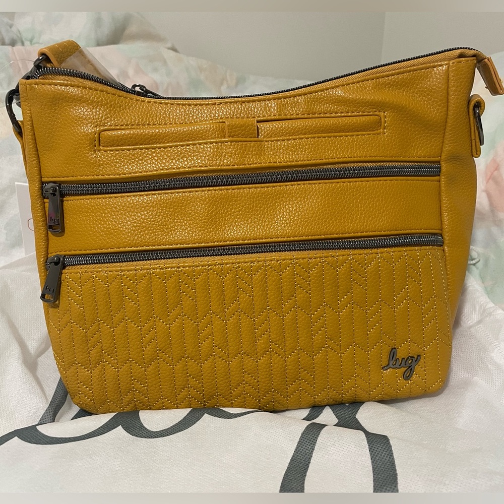 Lug VL slider in amber yellow NWT